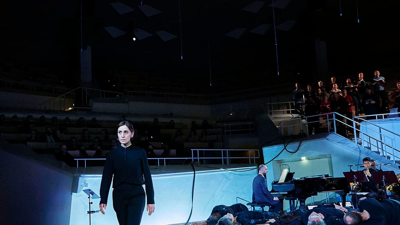 EISLER / PROKOLL - Artemis Chalkidou und Ensemble, Peter Aidu, Großer gemischter Chor